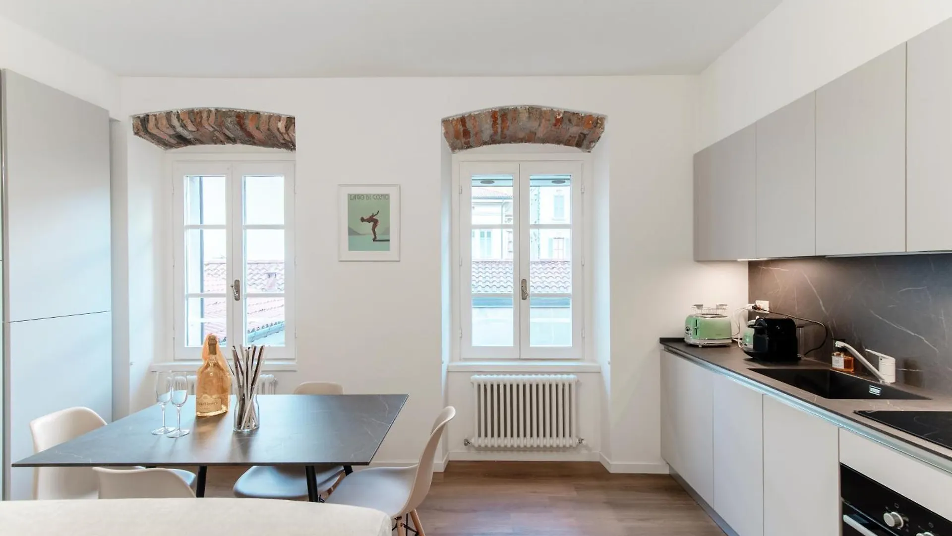 Sunflower Apartment -The House Of Travelers Como 0*,  Italy