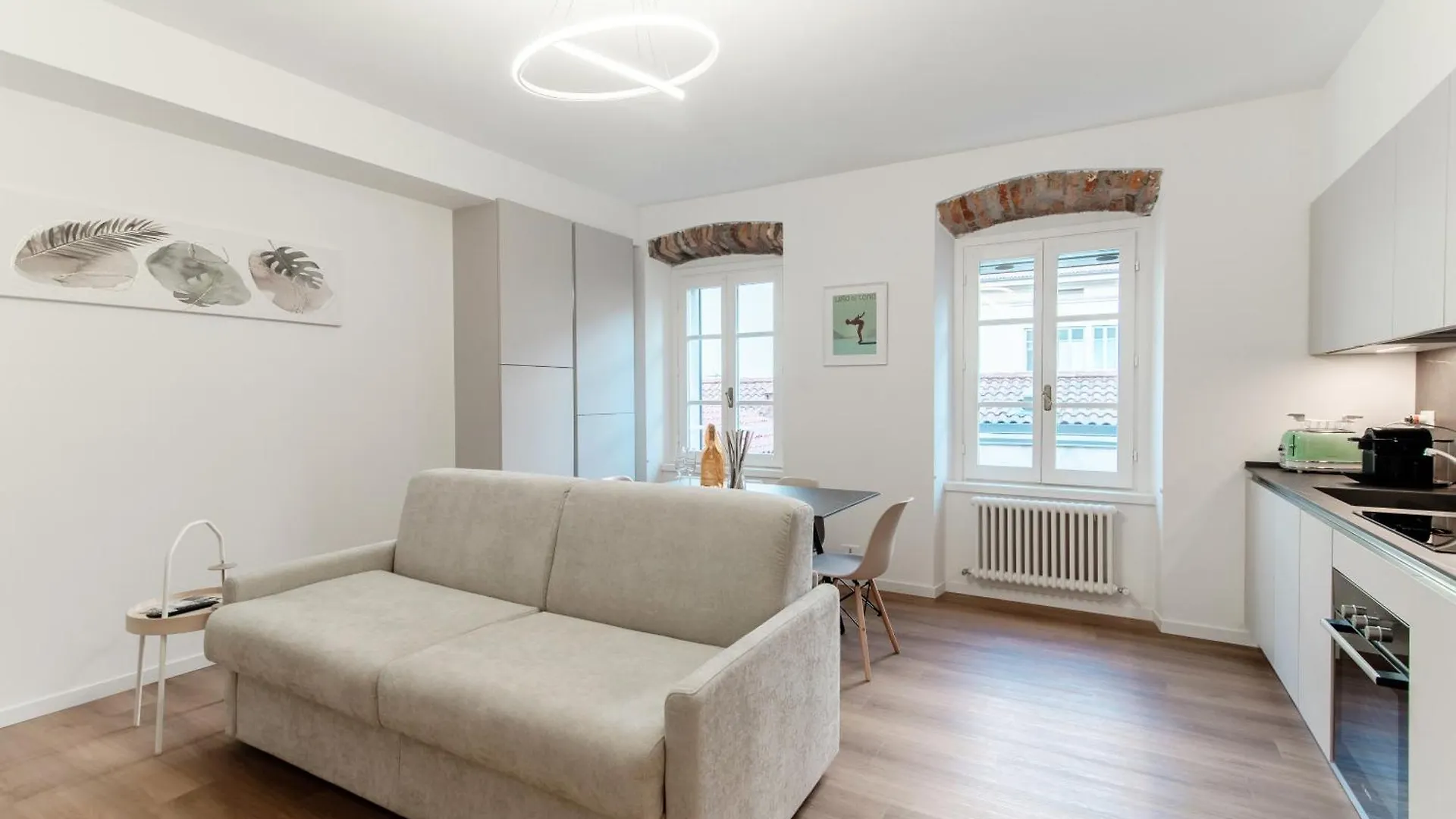 Sunflower Apartment -The House Of Travelers Como 0*,