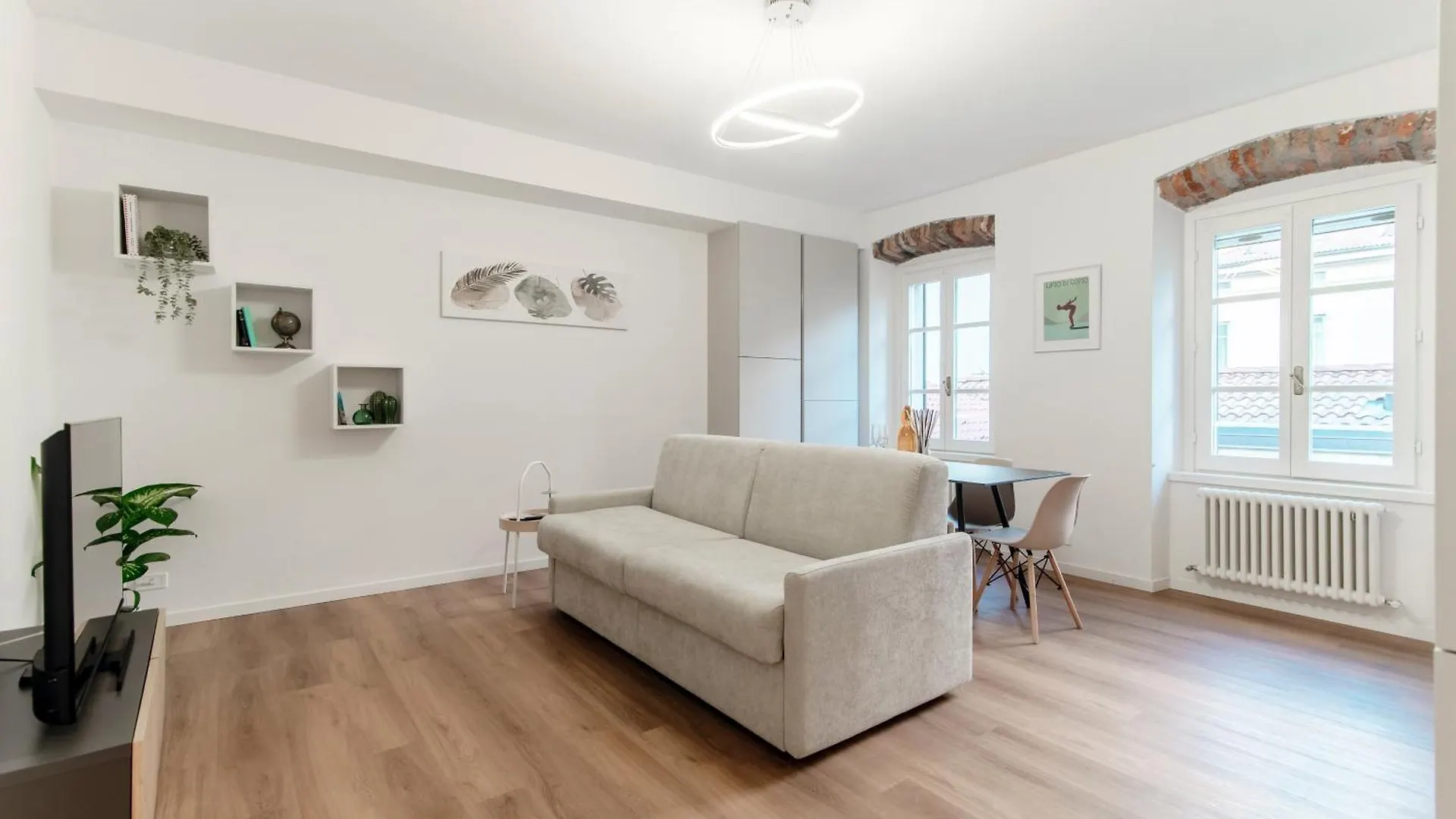 Sunflower Apartment -The House Of Travelers Como 0*,