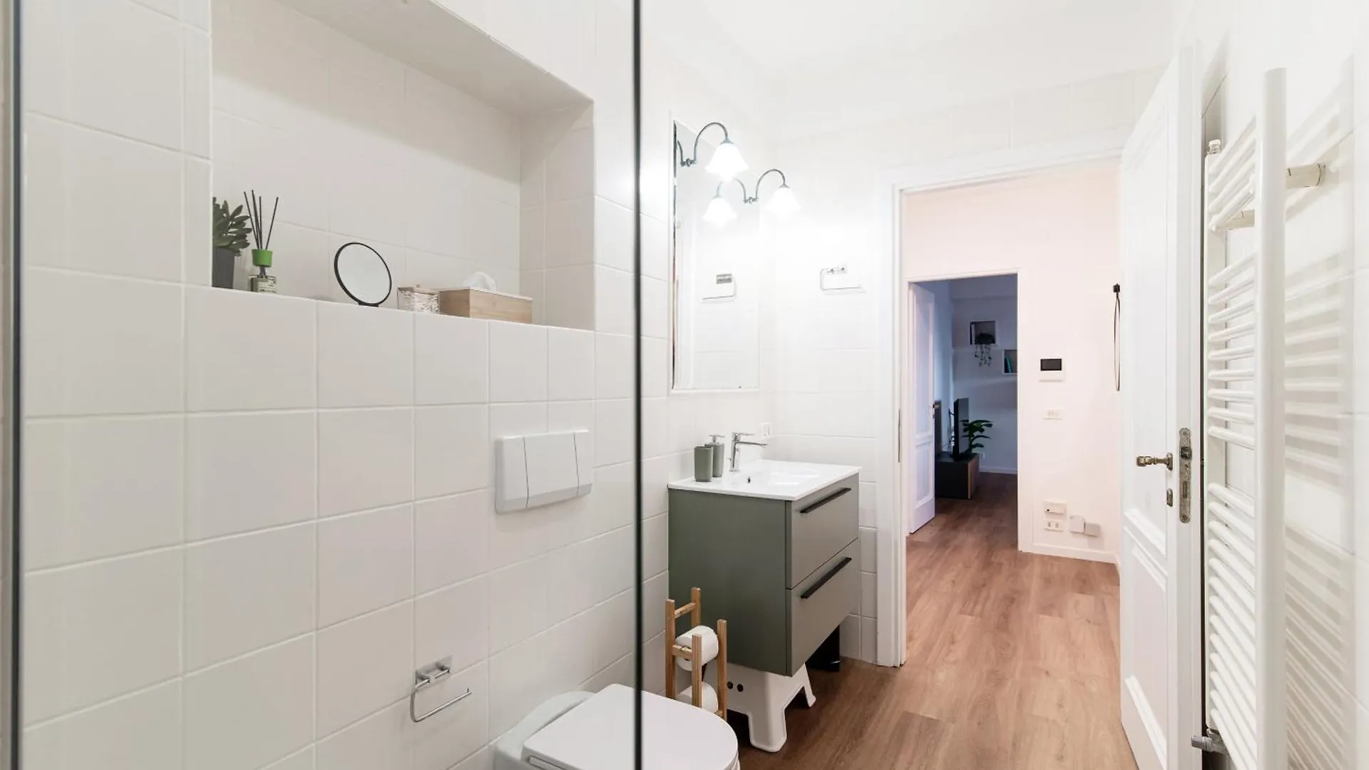 Sunflower Apartment -The House Of Travelers Como