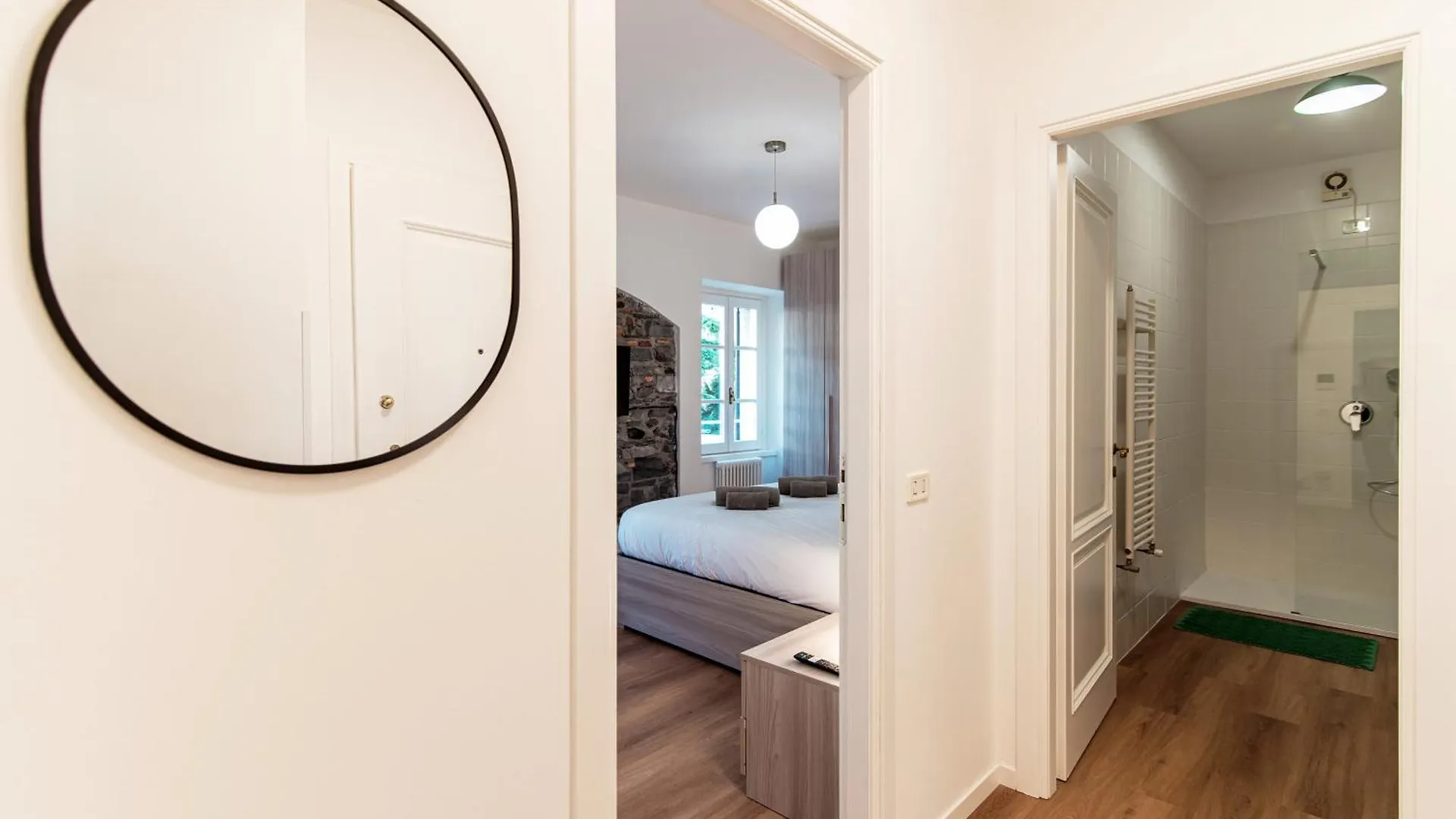 Sunflower Apartment -The House Of Travelers Como